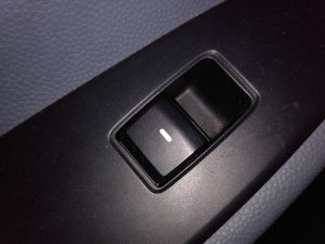 MANDO ELEVALUNAS TRASERO IZQUIERDO HYUNDAI I20