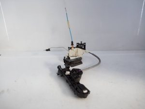 CERRADURA PUERTA DELANTERA DERECHA E1-A2-32-2 MERCEDES-BENZ CLASE CLA (W117)