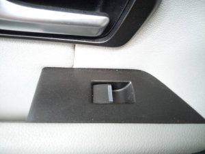 MANDO ELEVALUNAS TRASERO IZQUIERDO LAND ROVER EVOQUE