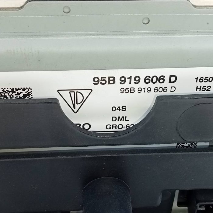 557966