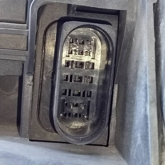558076