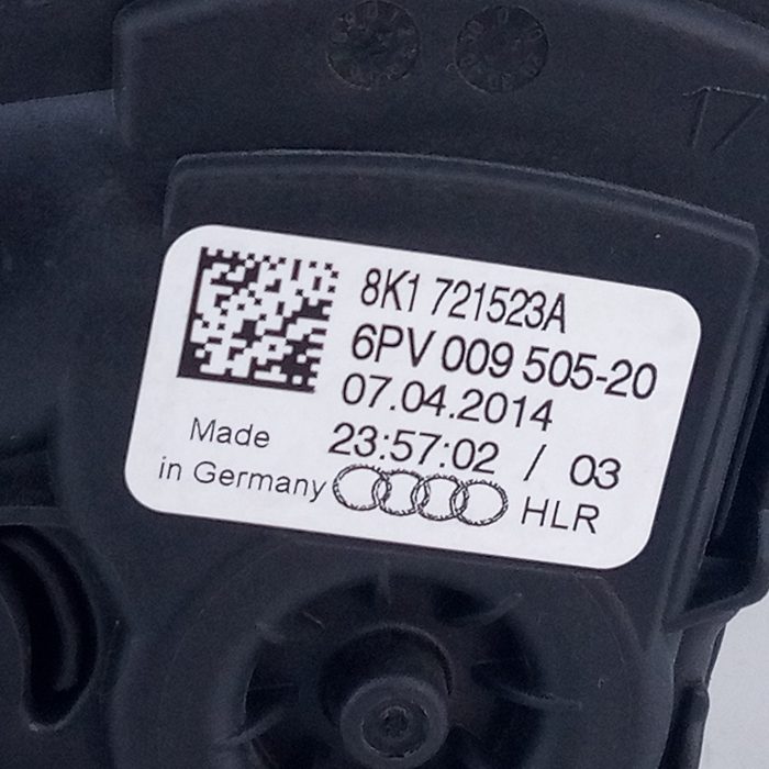 560299