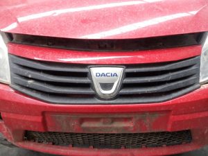 REJILLA DELANTERA DACIA SANDERO