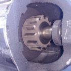 561725