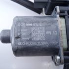 561769