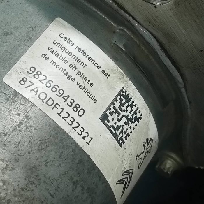 562348