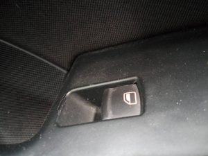 MANDO ELEVALUNAS DELANTERO DERECHO AUDI A6 BERLINA (4F2)