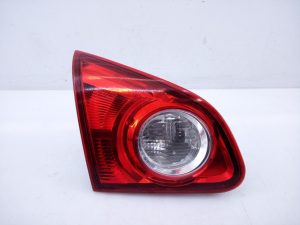 PILOTO TRASERO IZQUIERDO PORTON 89071063 / E2-A4-49-1 / 265555JD800 NISSAN QASHQAI (J10)