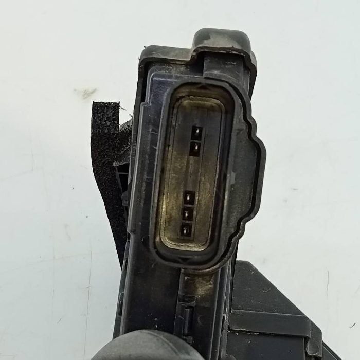 567759