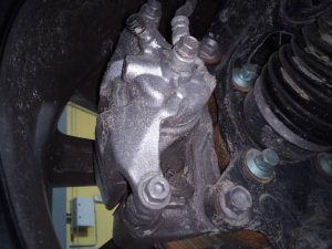PINZA FRENO DELANTERA DERECHA MAZDA 3 SEDÁN (BP)