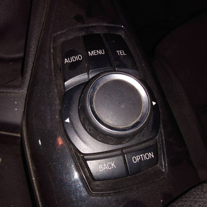 569798