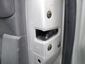 CERRADURA PUERTA DELANTERA DERECHA HYUNDAI TERRACAN (HP)