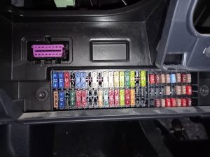 CAJA RELES / FUSIBLES SEAT IBIZA (6J5)