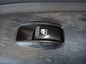 MANDO ELEVALUNAS TRASERO DERECHO HYUNDAI TUCSON (JM)
