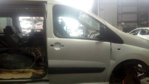 PUERTA DELANTERA DERECHA PEUGEOT EXPERT KASTEN