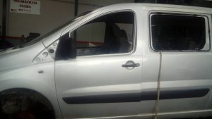 PUERTA DELANTERA IZQUIERDA PEUGEOT EXPERT KASTEN