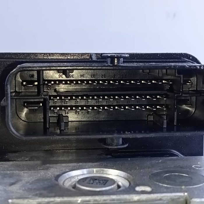 582832