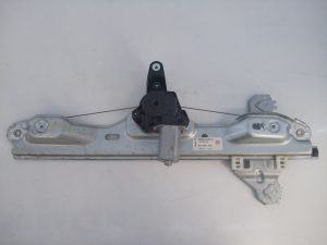 ELEVALUNAS TRASERO DERECHO 827004EA0A02 / E2-A4-53-2 / SD883X27 NISSAN QASHQAI (J11)