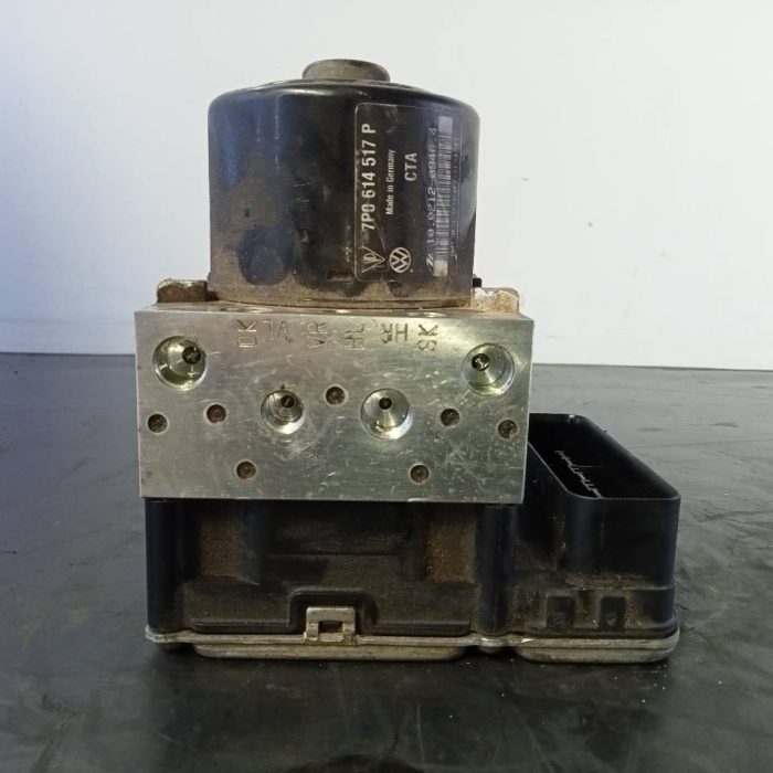 596862
