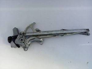 ELEVALUNAS DELANTERO IZQUIERDO 8572047110 / E2-B4-53-1 / 0620203260 TOYOTA PRIUS (NHW30)