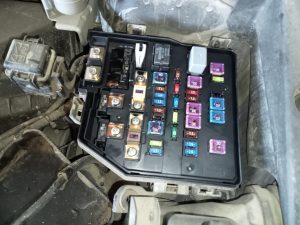 CAJA RELES / FUSIBLES HONDA CR-V (RE)