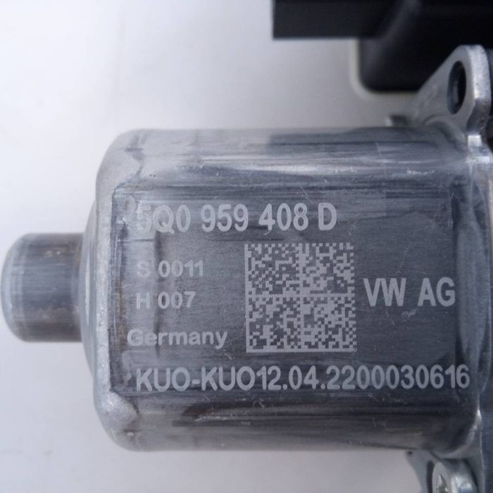 607870