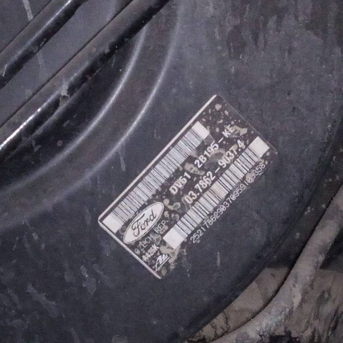 608239