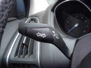 MANDO INTERMITENTES FORD FOCUS LIM. (CB8)