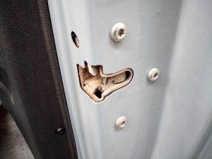 CERRADURA PUERTA DELANTERA DERECHA OPEL CORSA D