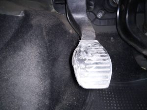 PEDAL EMBRAGUE OPEL CORSA D