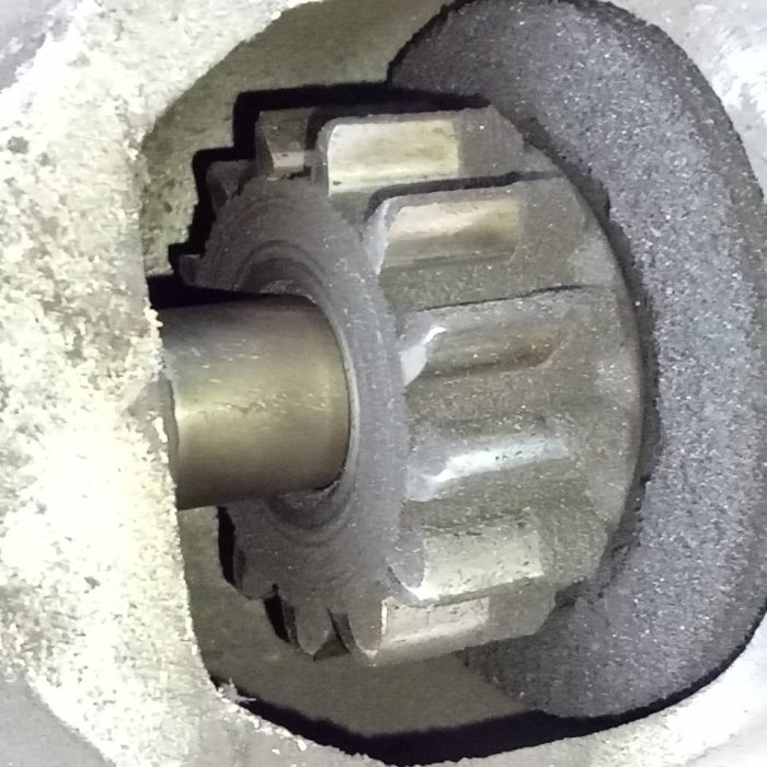 621947
