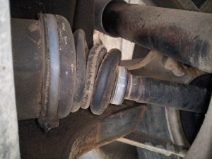 TRANSMISION DELANTERA DERECHA FORD MAVERICK (ML)
