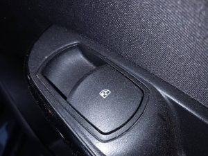 MANDO ELEVALUNAS DELANTERO DERECHO OPEL CORSA E