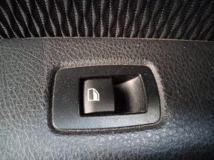 MANDO ELEVALUNAS TRASERO IZQUIERDO BMW SERIE 1 LIM. (F20/F21)