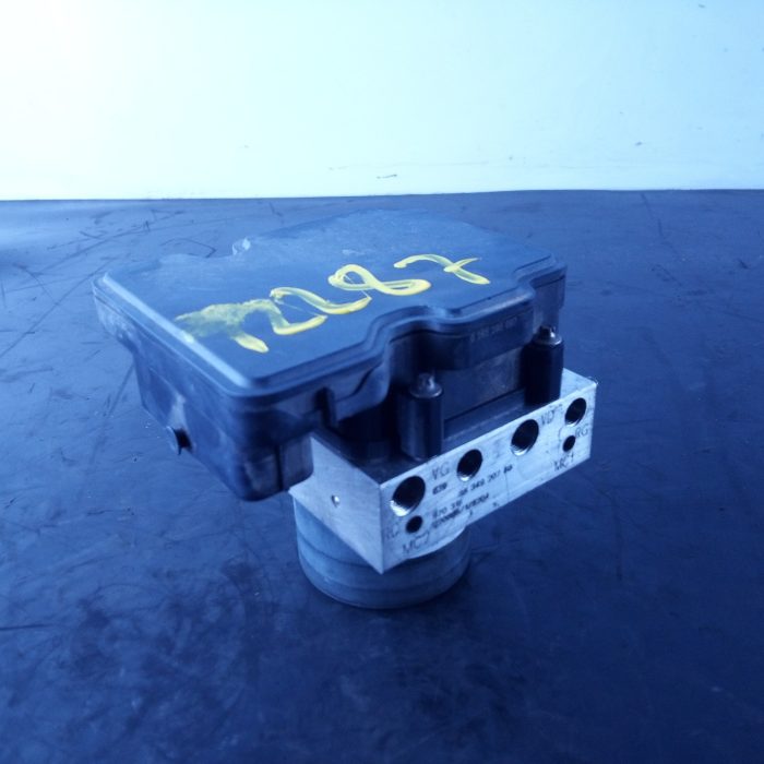 631327