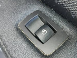 MANDO ELEVALUNAS TRASERO DERECHO BMW SERIE 1 BERLINA (E81/E87)