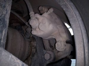 PINZA FRENO TRASERA DERECHA MITSUBISHI MONTERO (V60/V70)