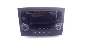 SISTEMA AUDIO / RADIO CD 10R047280 / E3-A4-23-1 FIAT DOBLO II CARGO (263)