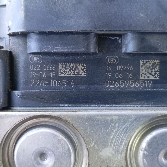 697272