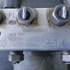 697273