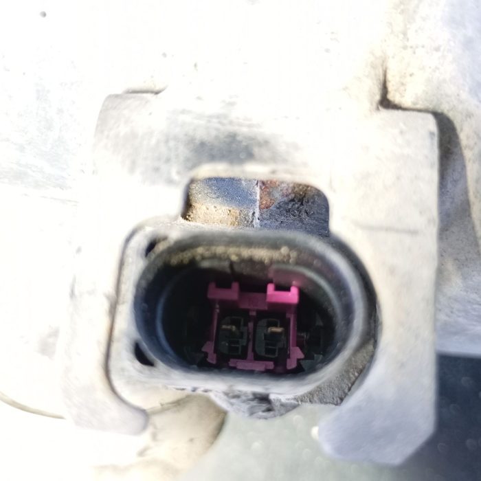 703806